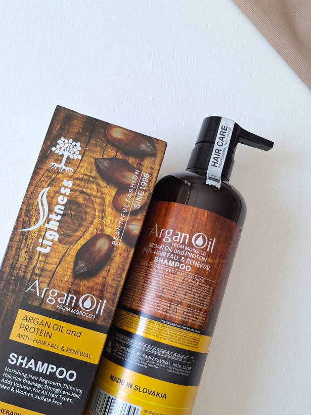 شامپو مو آرگان لایتنس Lightness Argan Oil مناسب موهای آسیبدیده، رنگ شده و کراتینه ، بدون سولفات و حاوی روغن آرگان حجم۹۰۰میل