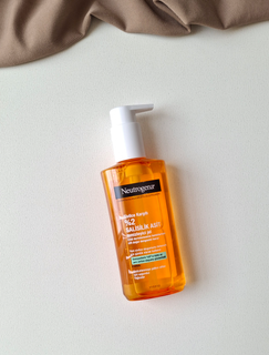 ژل شستشوی صورت نیتروژینا مدل Clear & Soothe حاوی زردچوبه مناسب پوست چرب و جوشدار حجم ۲۰۰میل