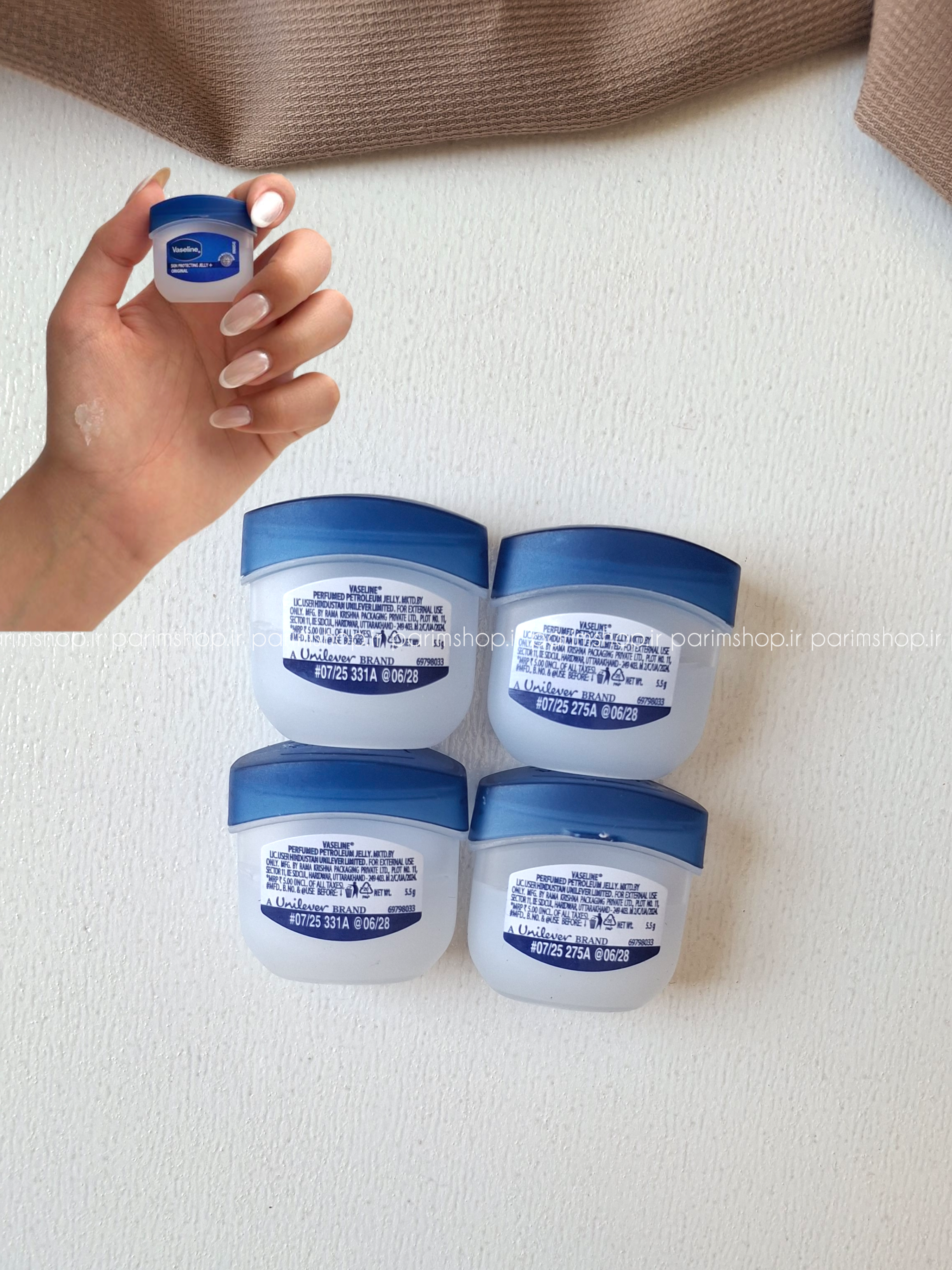 بالم لب وازلین مینیVaseline Mini Lip Balm مرطوب کننده پوست لب رفع خشکی و ترک لب حجم ۵/۵گرم