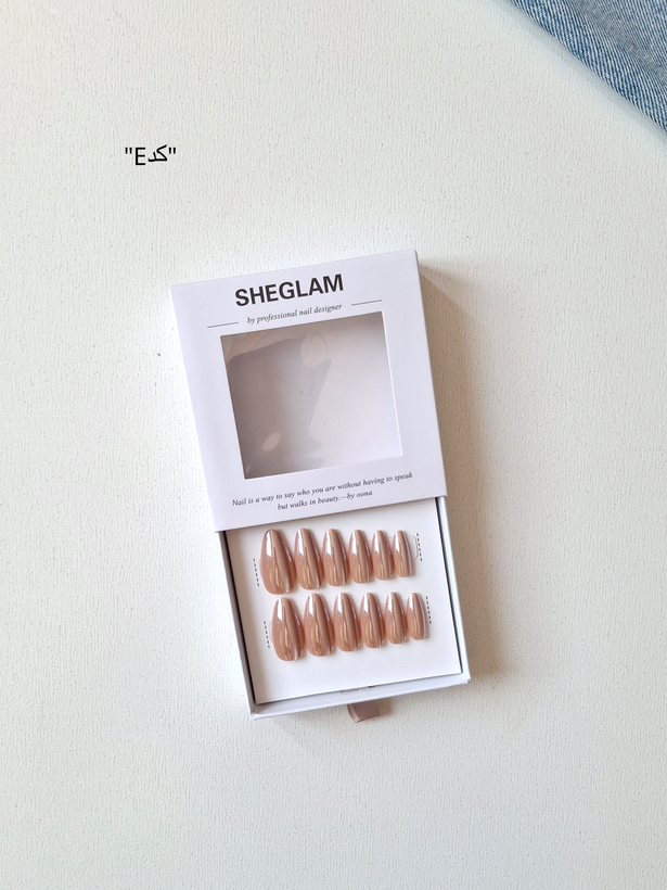 ناخن مصنوعی متالیک هولوگرامی SHEGLAM با جلوه آینهای